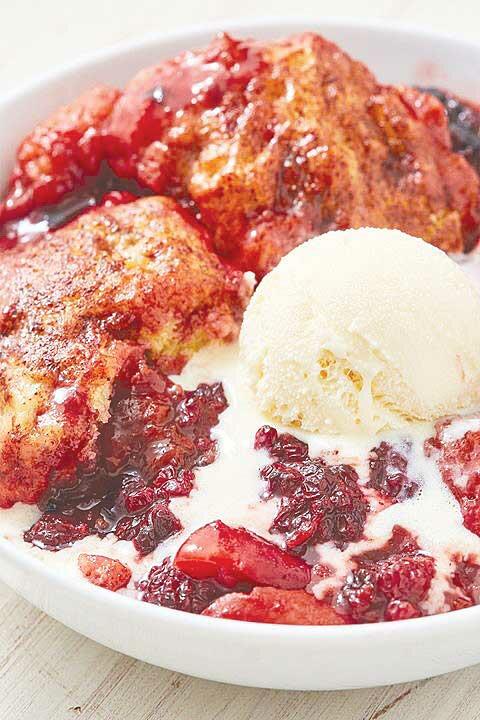Instant Pot Blackberry Peach Cobbler