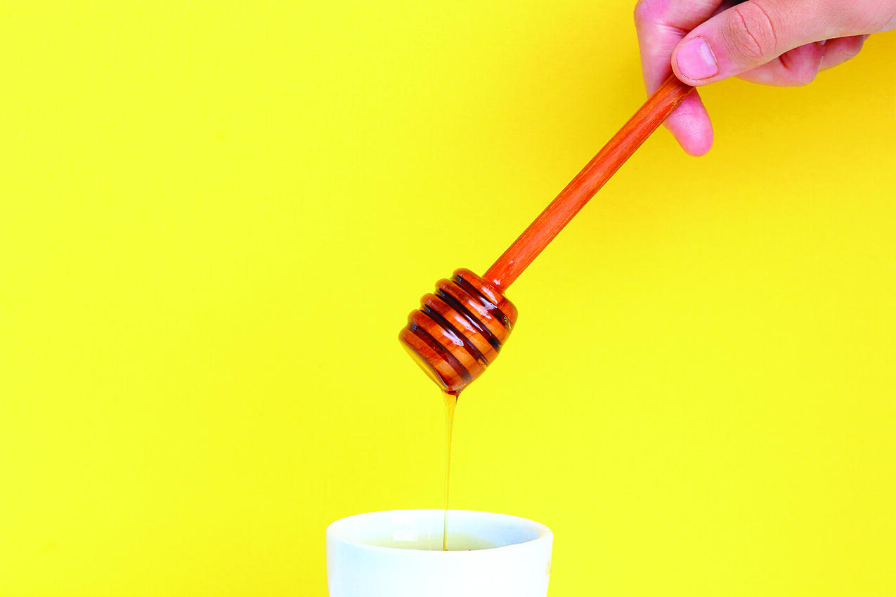 Here are six unique health benefits of honey.